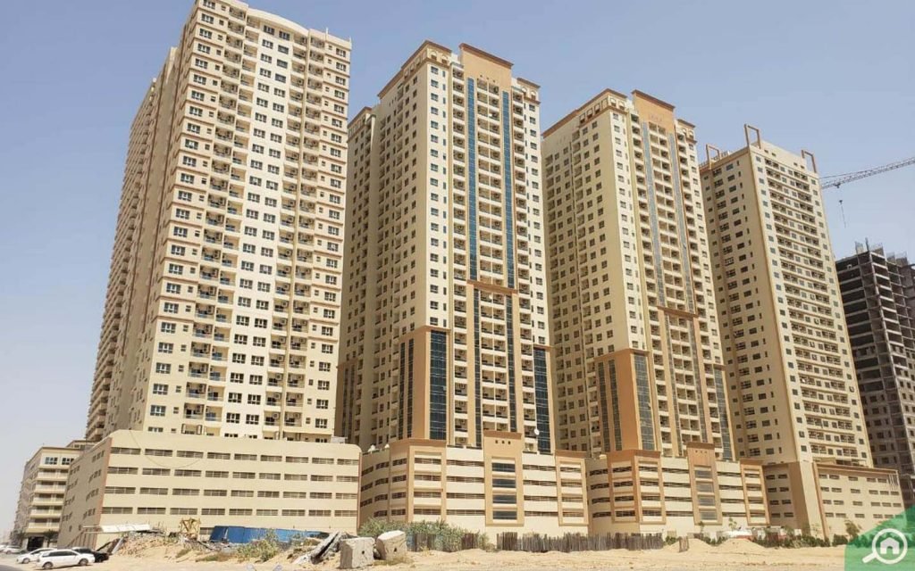 Apartment-buildings-in-Emirates-City-1024x640